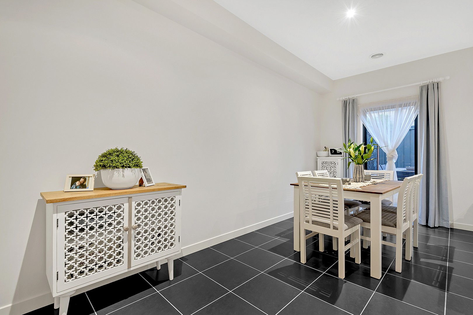 14/4 Delany Lane, Craigieburn, VIC 3064 - Thumbnail 2 - 20/11/2020