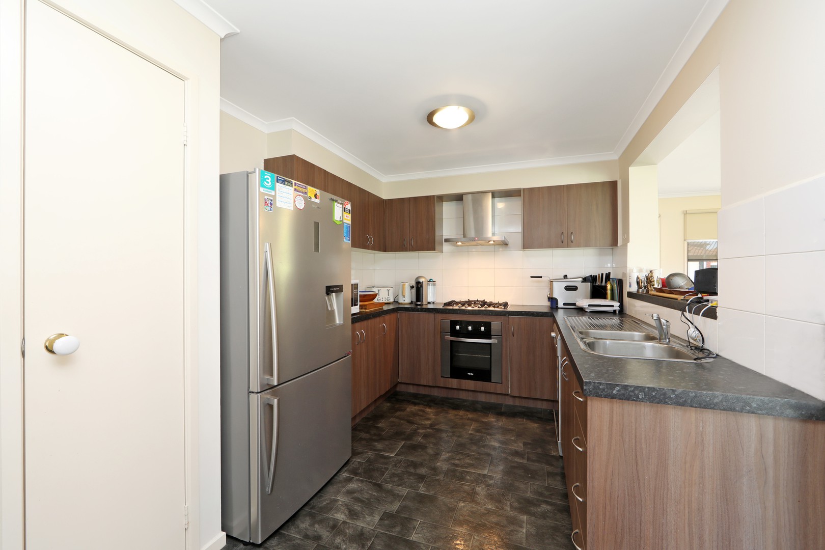 13 The FairwayRowville, VIC 3178, Rowville - Thumbnail 5