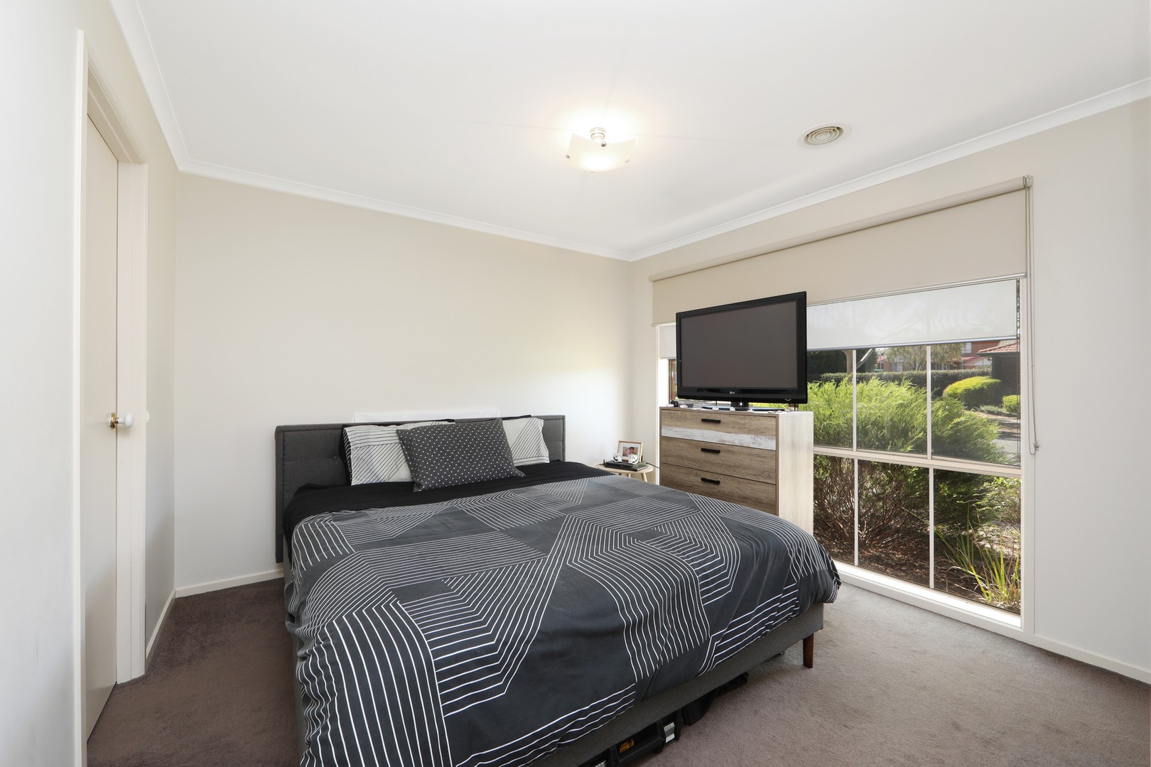 13 The FairwayRowville, VIC 3178, Rowville - Thumbnail 7