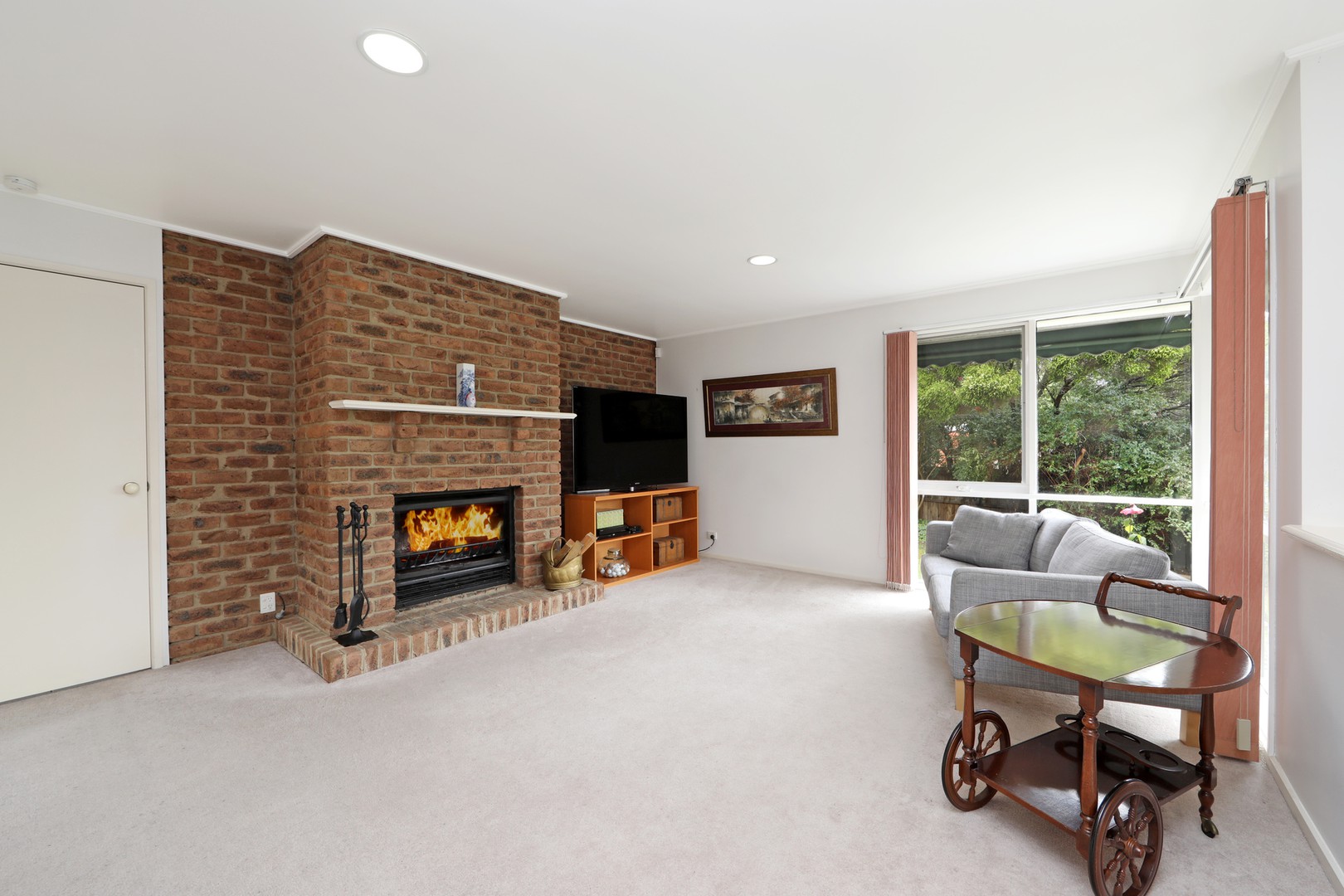 20 Severn CrescentRowville, VIC 3178, Rowville - Thumbnail 2