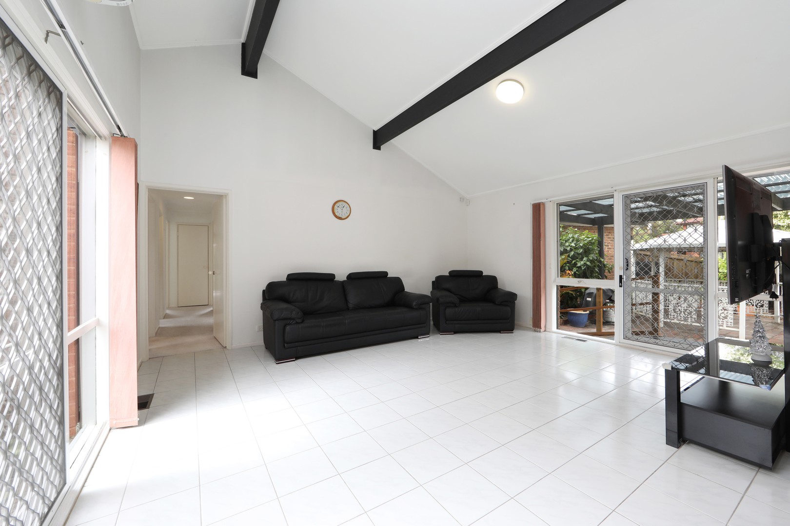20 Severn CrescentRowville, VIC 3178, Rowville - Thumbnail 3