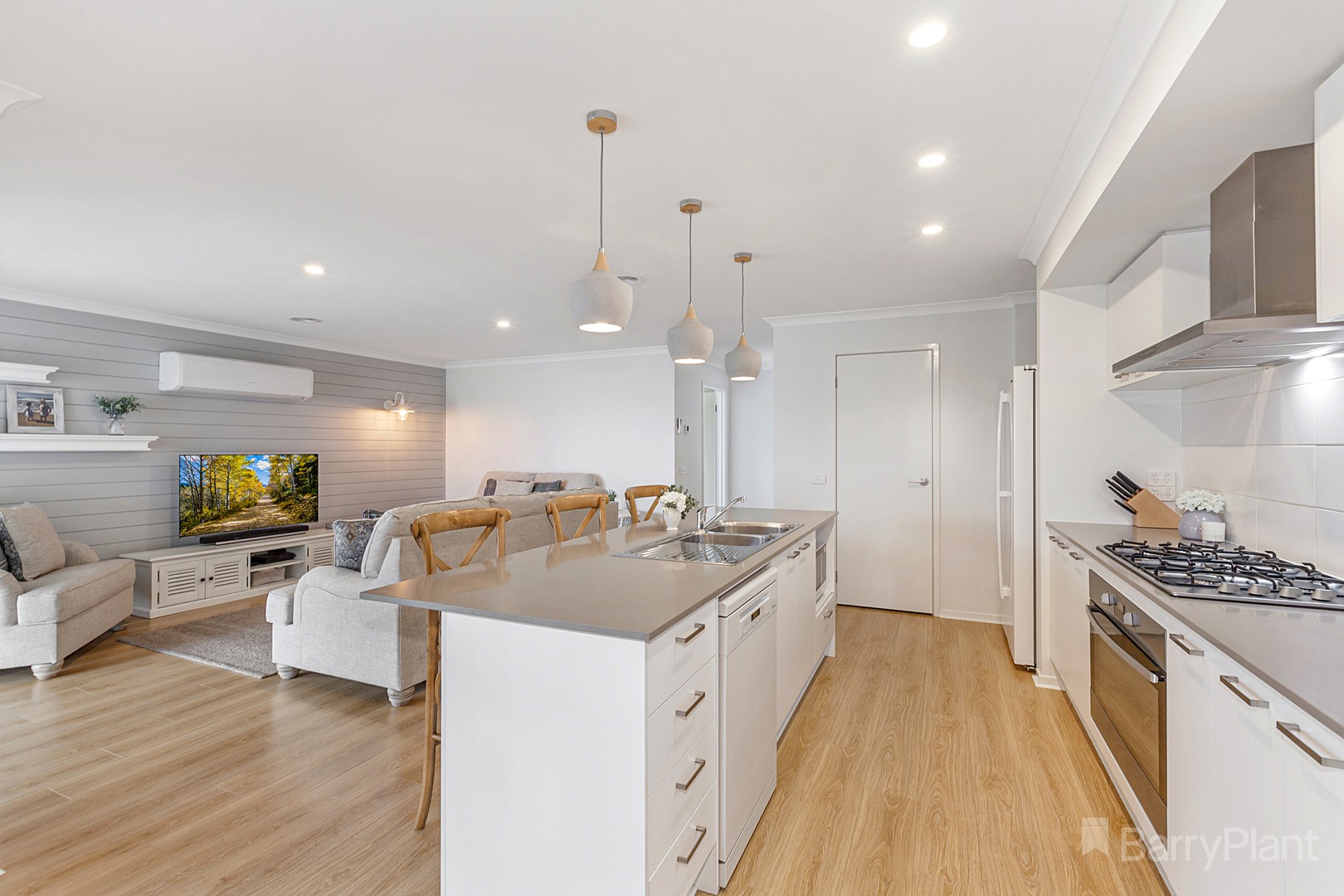 25 Black Duck Crossing, Kilmore, VIC 3764 - Thumbnail 2 - 24/11/2020