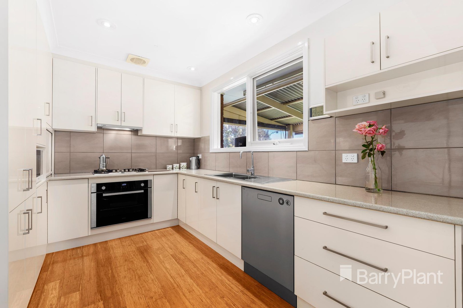 151 Plenty River DriveGreensborough, VIC 3088, Greensborough - Thumbnail 2