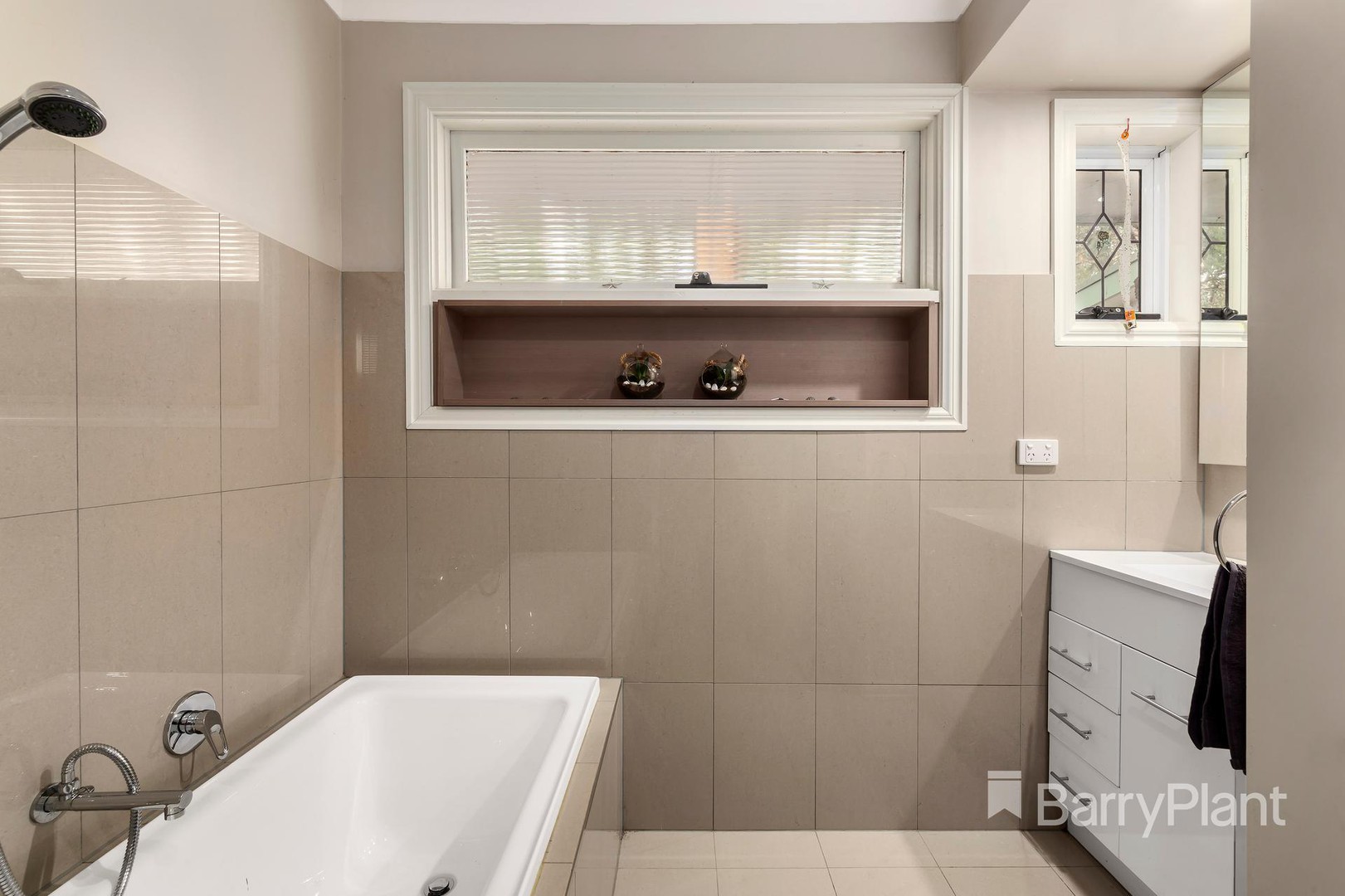 146-148 St Helena RoadBriar Hill, VIC 3088, Briar Hill - Thumbnail 4