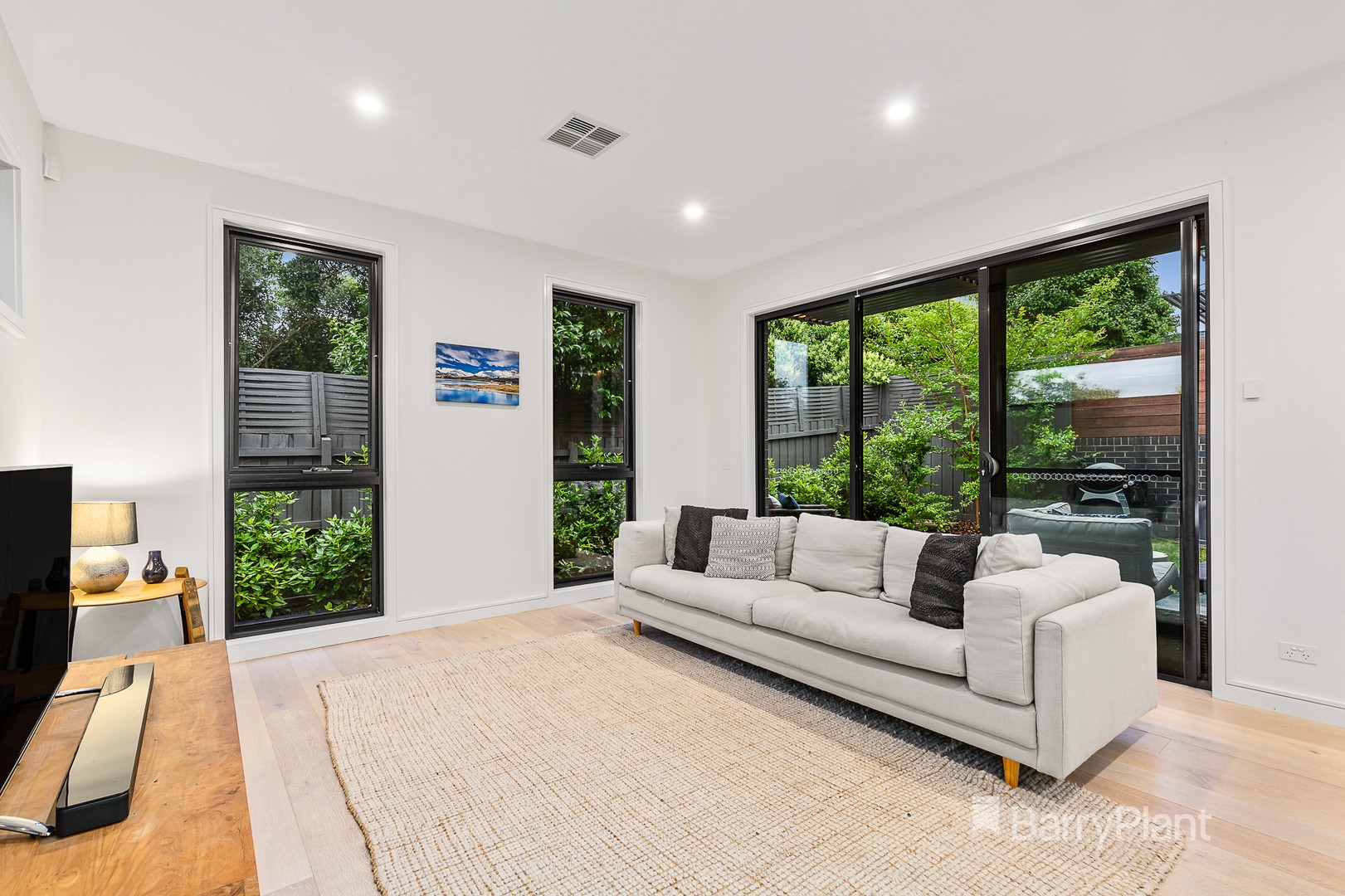 2B Highview Drive, Doncaster, VIC 3108, Doncaster - Thumbnail 4