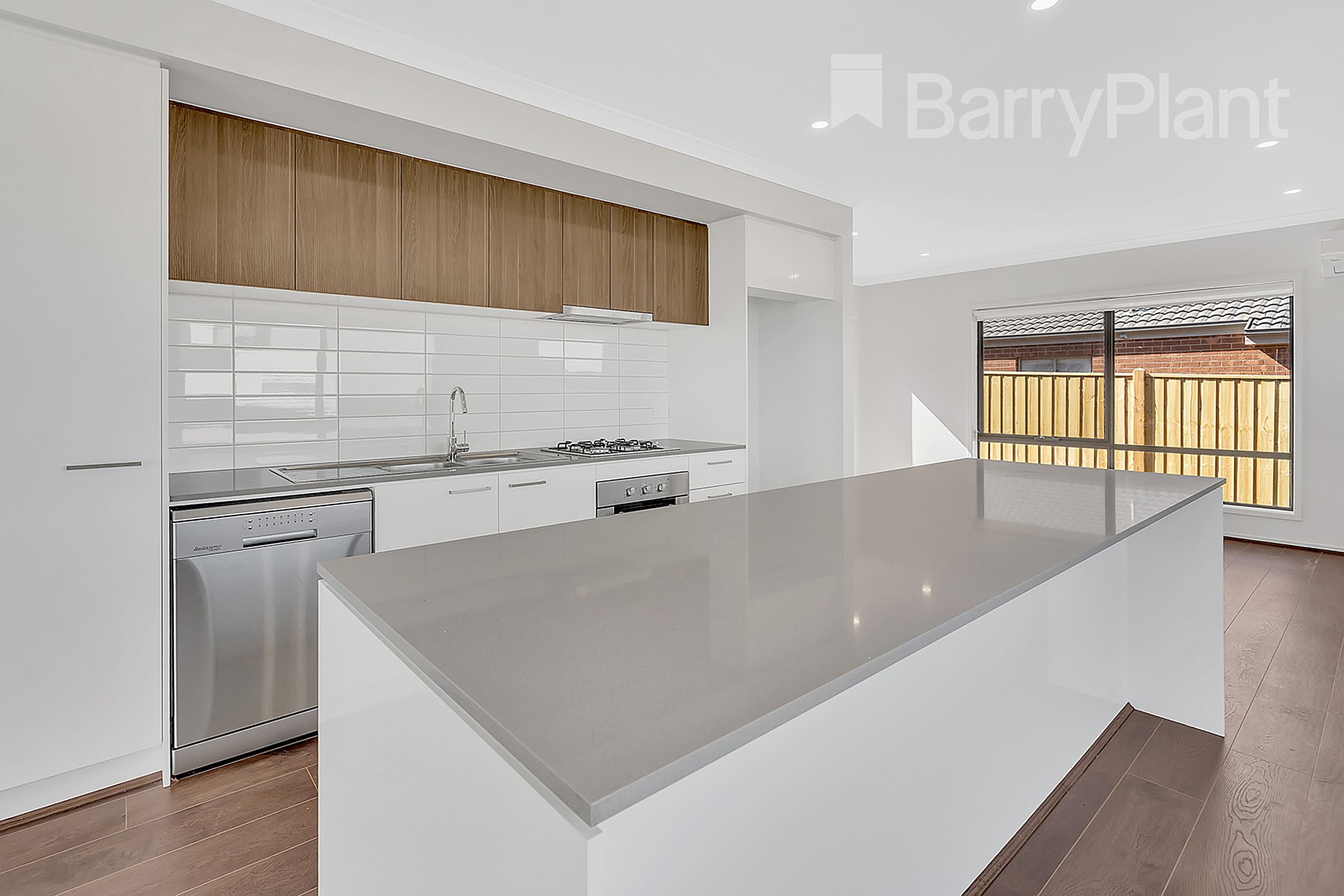 2 Fewster Circuit, Mickleham, VIC 3064 - Thumbnail 2 - 27/11/2020