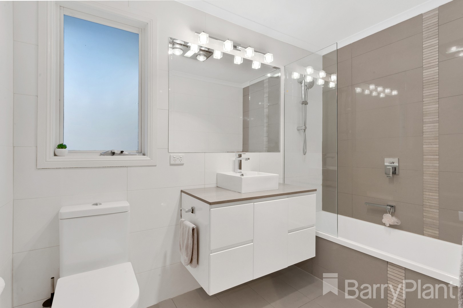 2/49 Hillside RoadMount Waverley, VIC 3149, Mount Waverley - Thumbnail 5