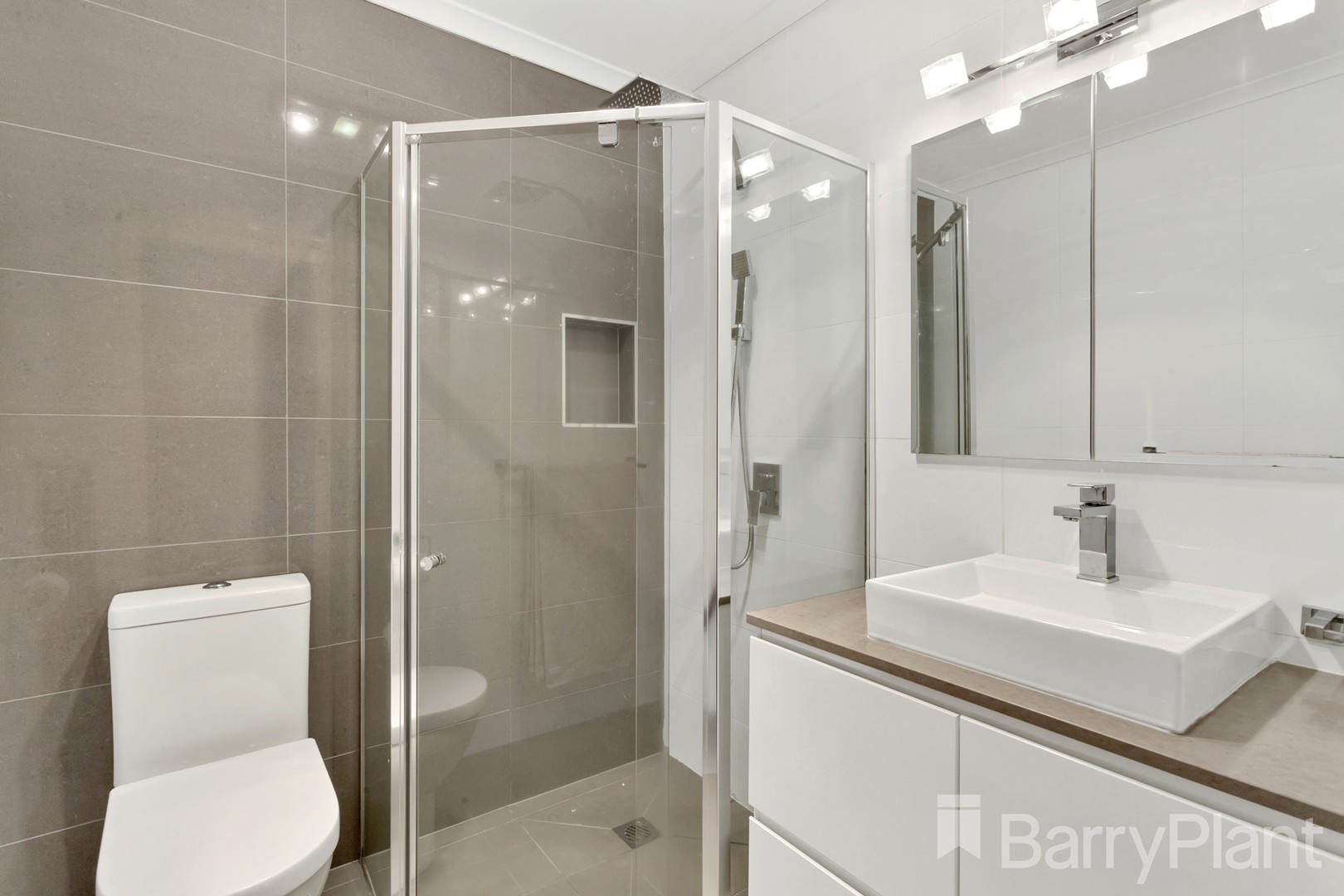 2/49 Hillside RoadMount Waverley, VIC 3149, Mount Waverley - Thumbnail 7