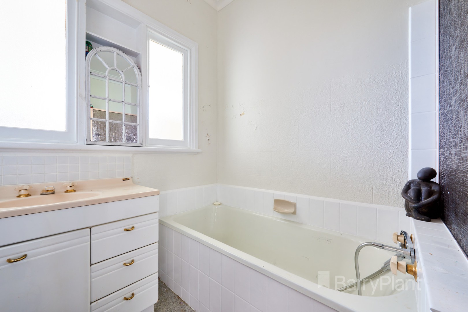 12 Barnett GroveNoble Park, VIC 3174, Noble Park - Thumbnail 5