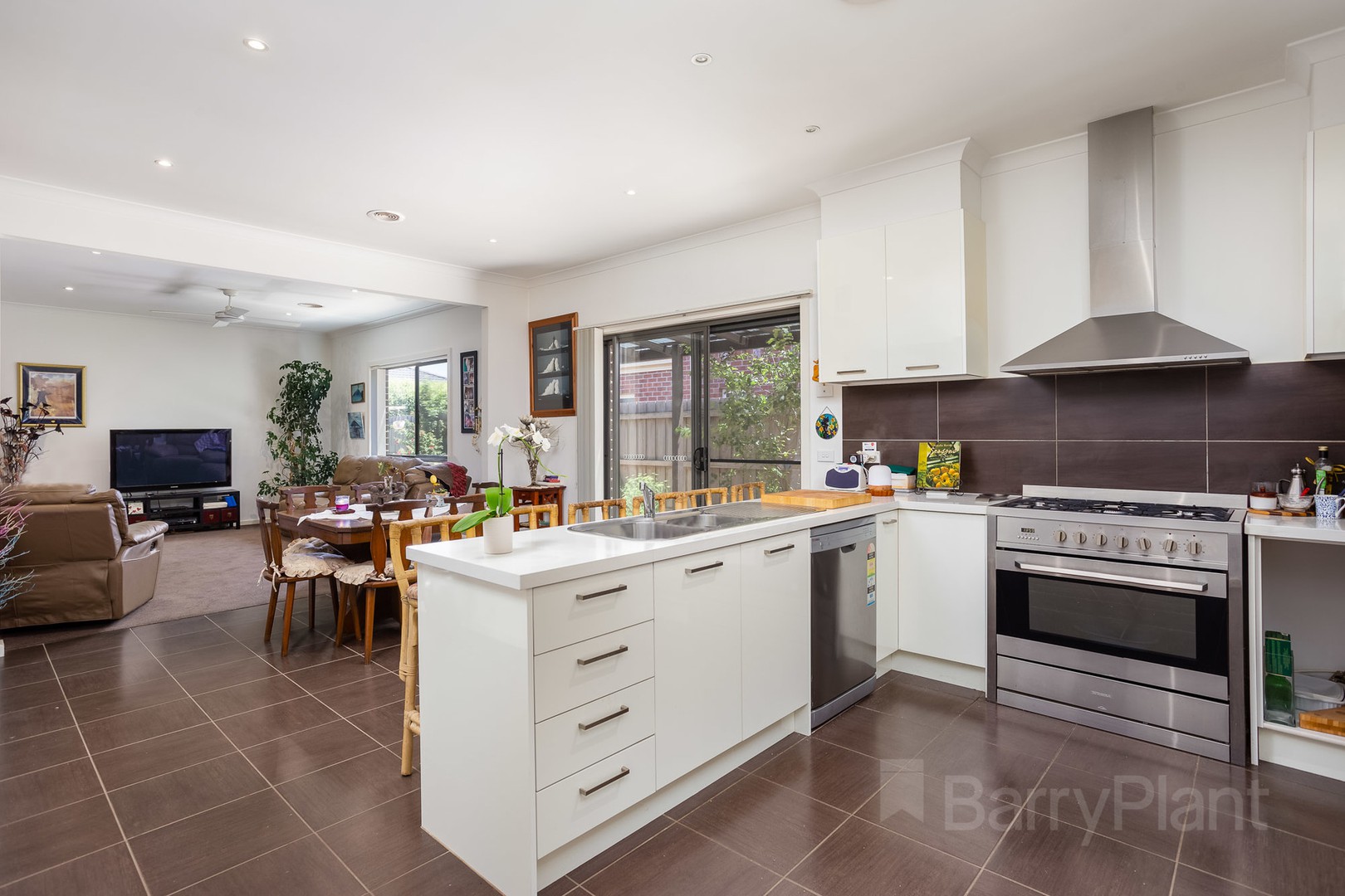 10 Dianella StreetPoint Cook, VIC 3030, Point Cook - Thumbnail 5