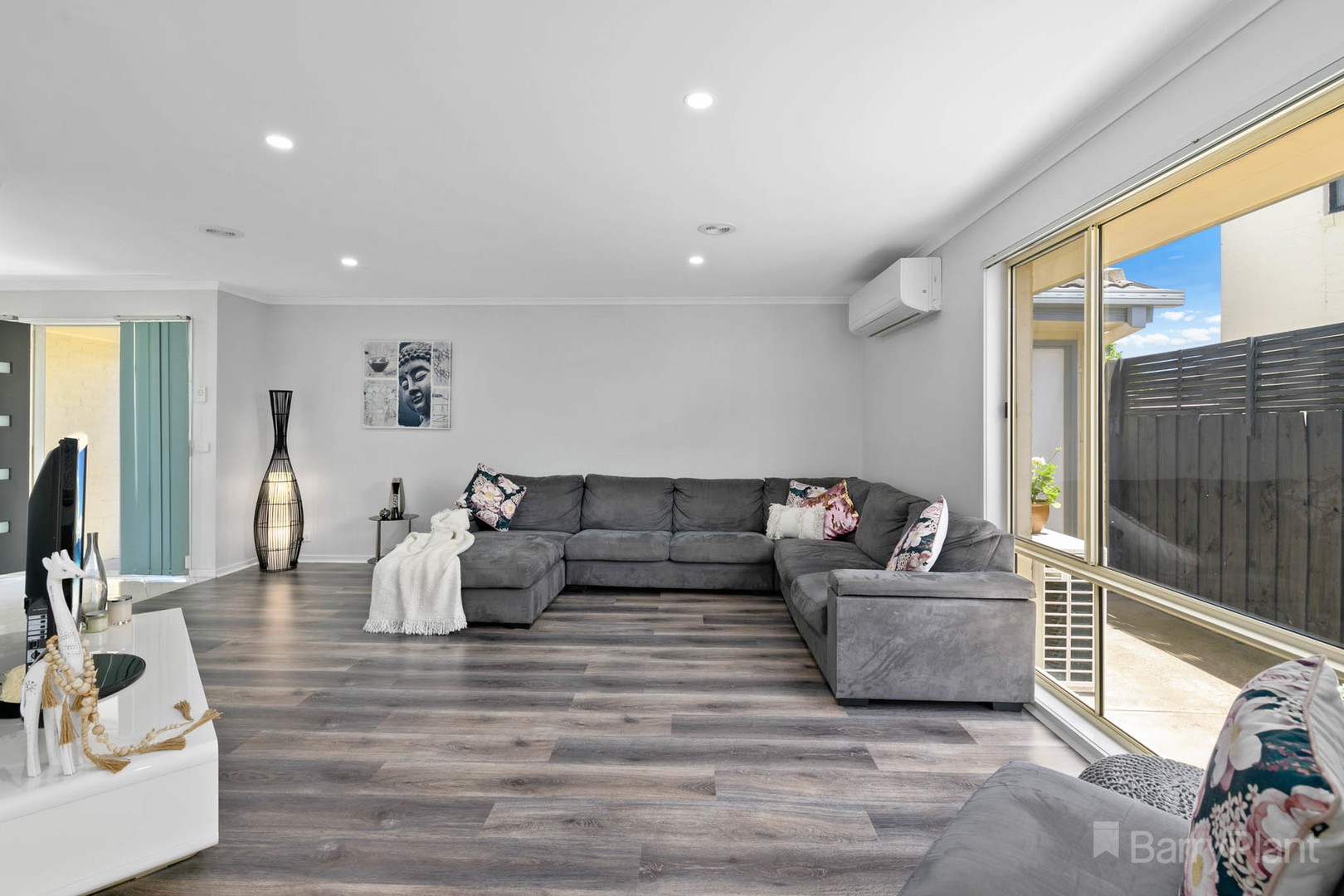 54 Kershaw DriveNarre Warren South, VIC 3805, Narre Warren South - Thumbnail 2