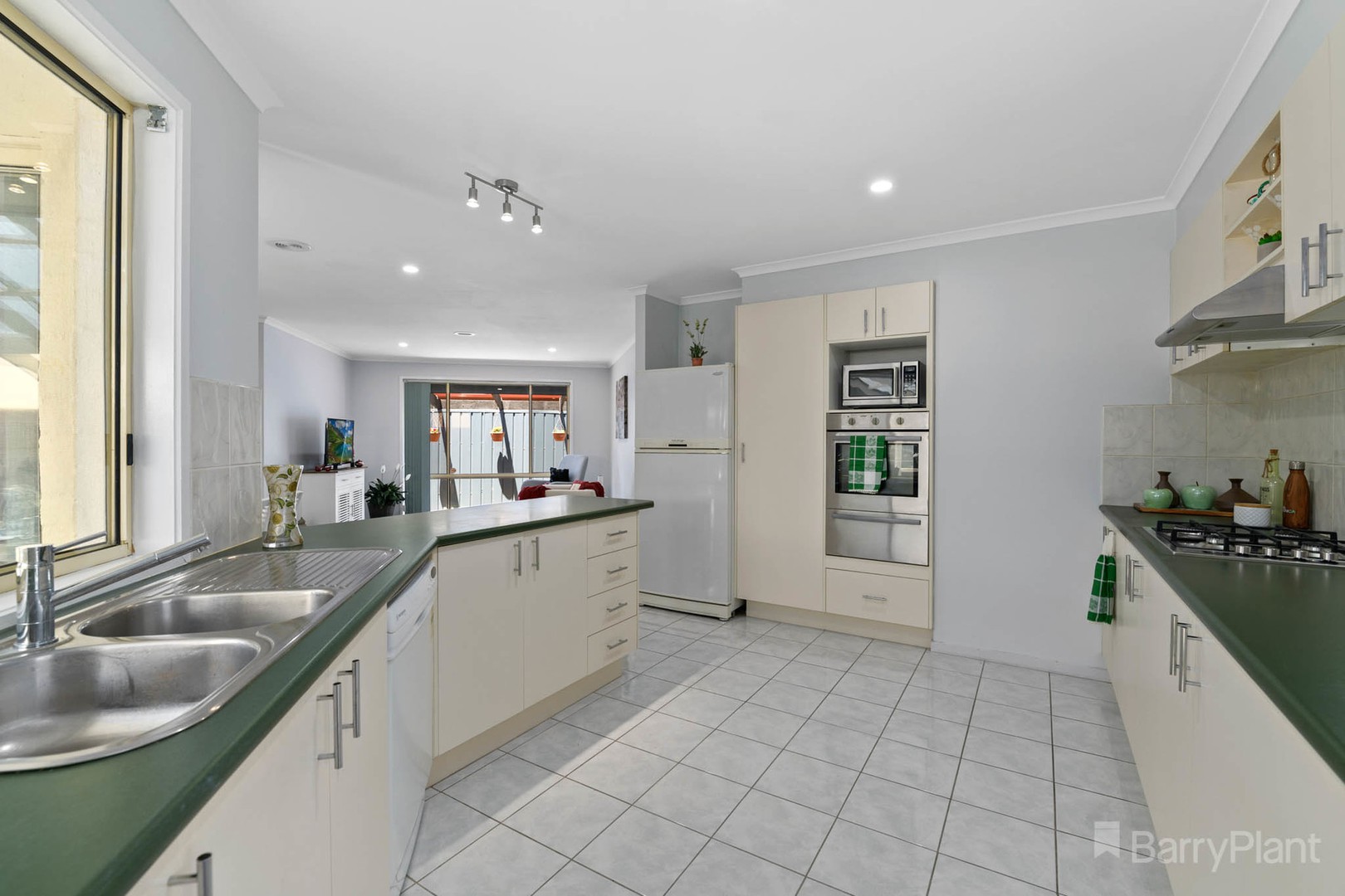 54 Kershaw DriveNarre Warren South, VIC 3805, Narre Warren South - Thumbnail 4
