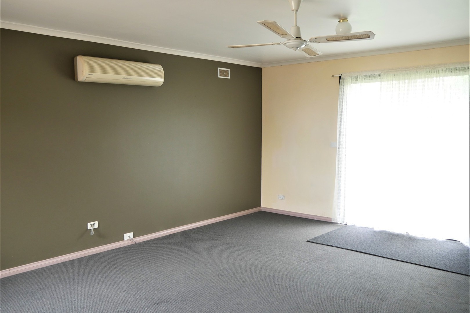7 Balmoral Place, Melton West, VIC 3337 - Thumbnail 1 - 03/12/2020