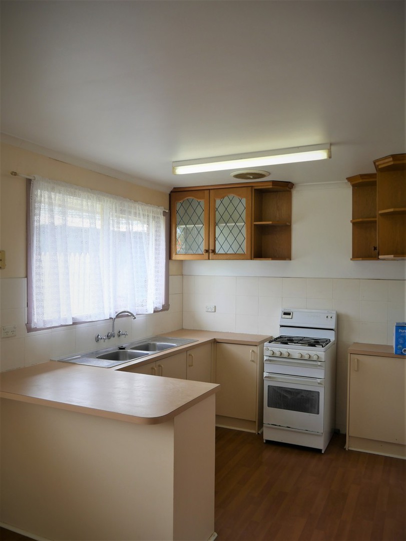 7 Balmoral Place, Melton West, VIC 3337 - Thumbnail 2 - 03/12/2020