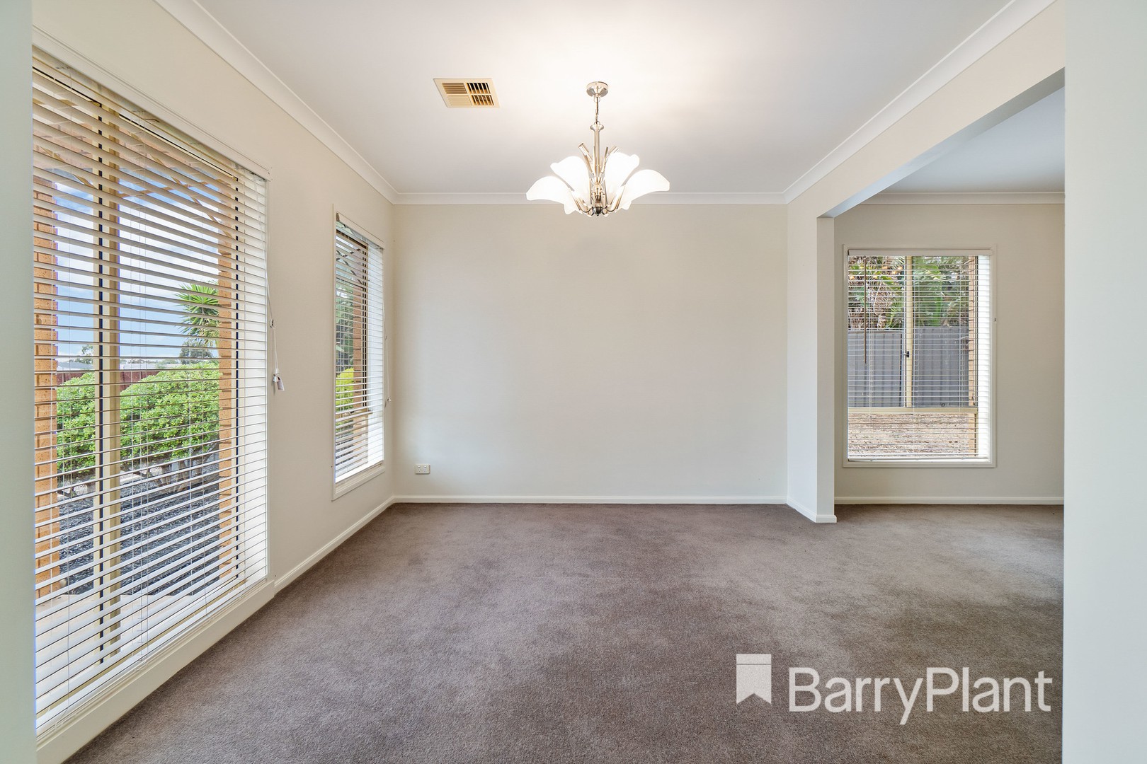 8 Broadwater StreetManor Lakes, VIC 3024, Manor Lakes - Thumbnail 8