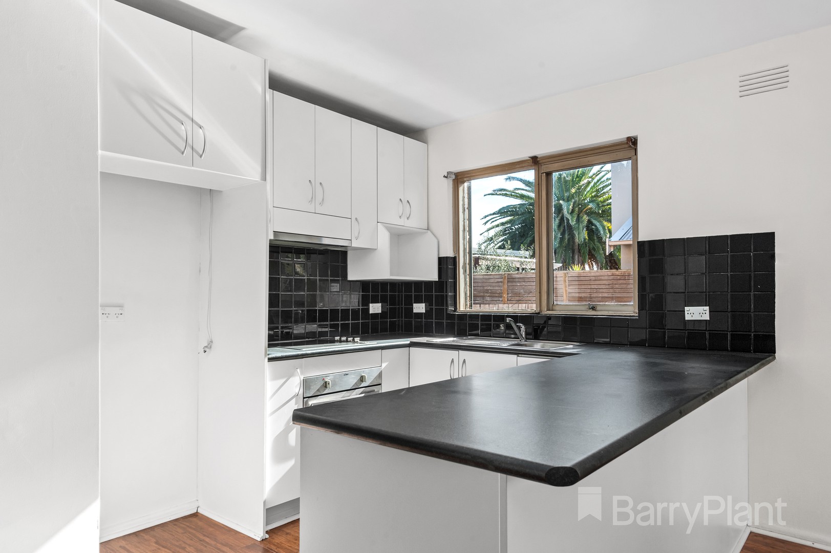 2/500 Main Street, Mordialloc, VIC 3195 - Thumbnail 1 - 03/12/2020