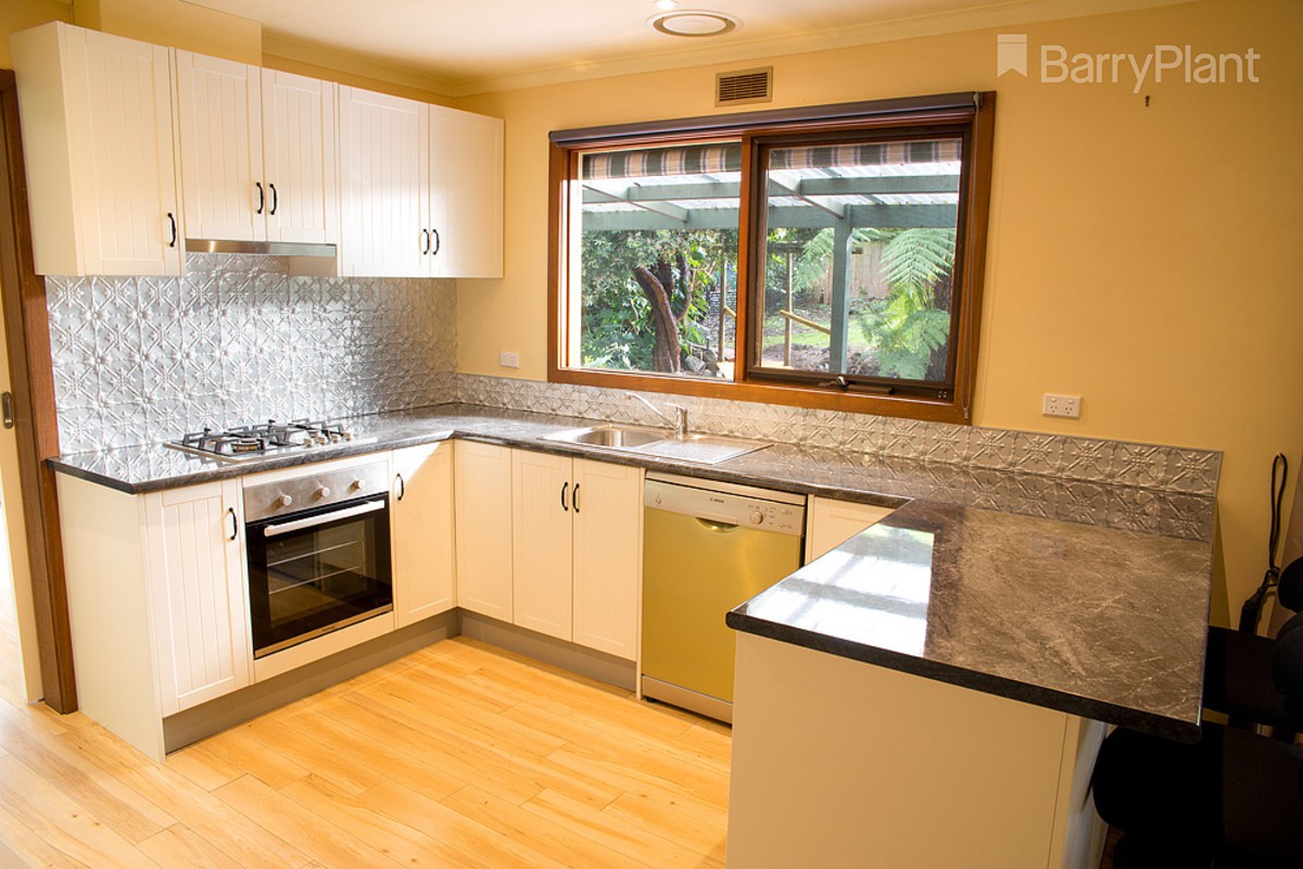 3 Mountain Avenue, Emerald, VIC 3782 - Thumbnail 1 - 04/12/2020