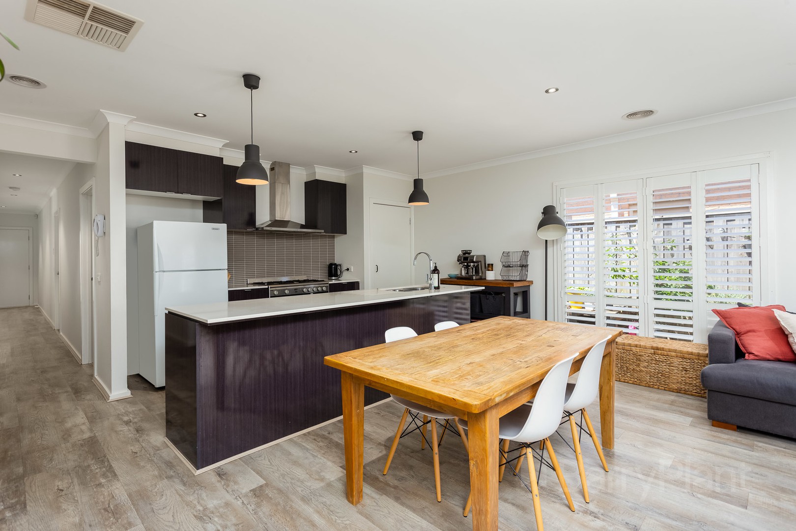 42 Hollywood AvenuePoint Cook, VIC 3030, Point Cook - Thumbnail 2