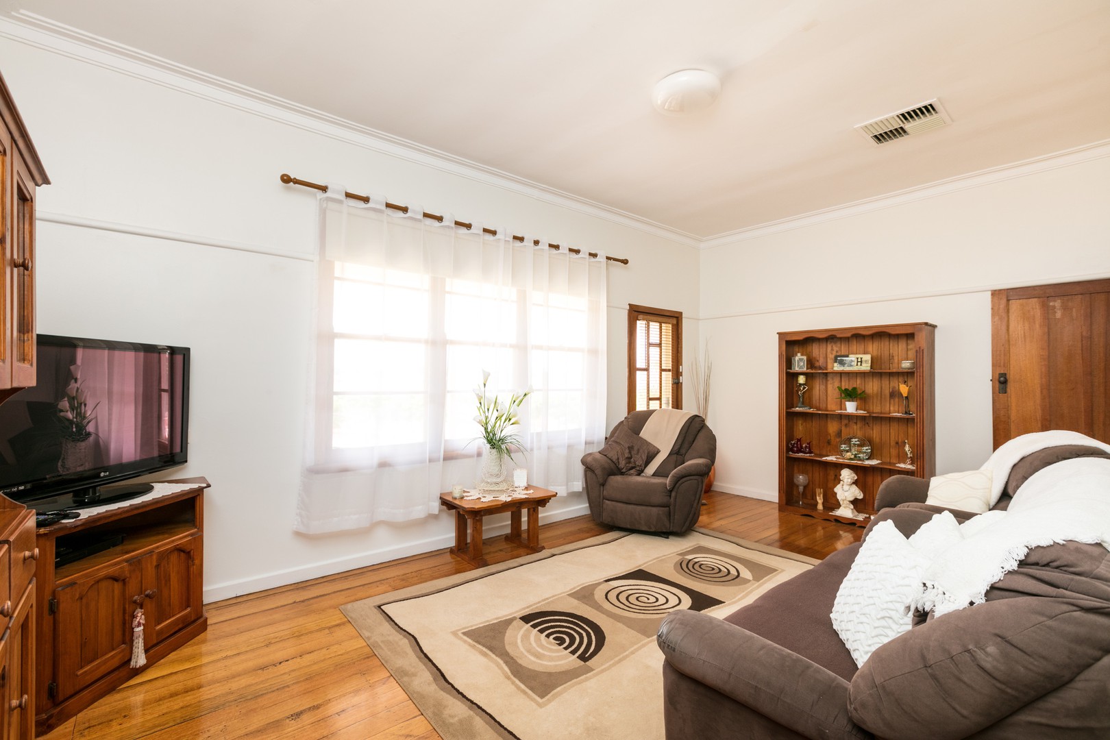 99 Westcliffs Avenue, Red Cliffs, VIC 3496 - Thumbnail 1 - 07/12/2020