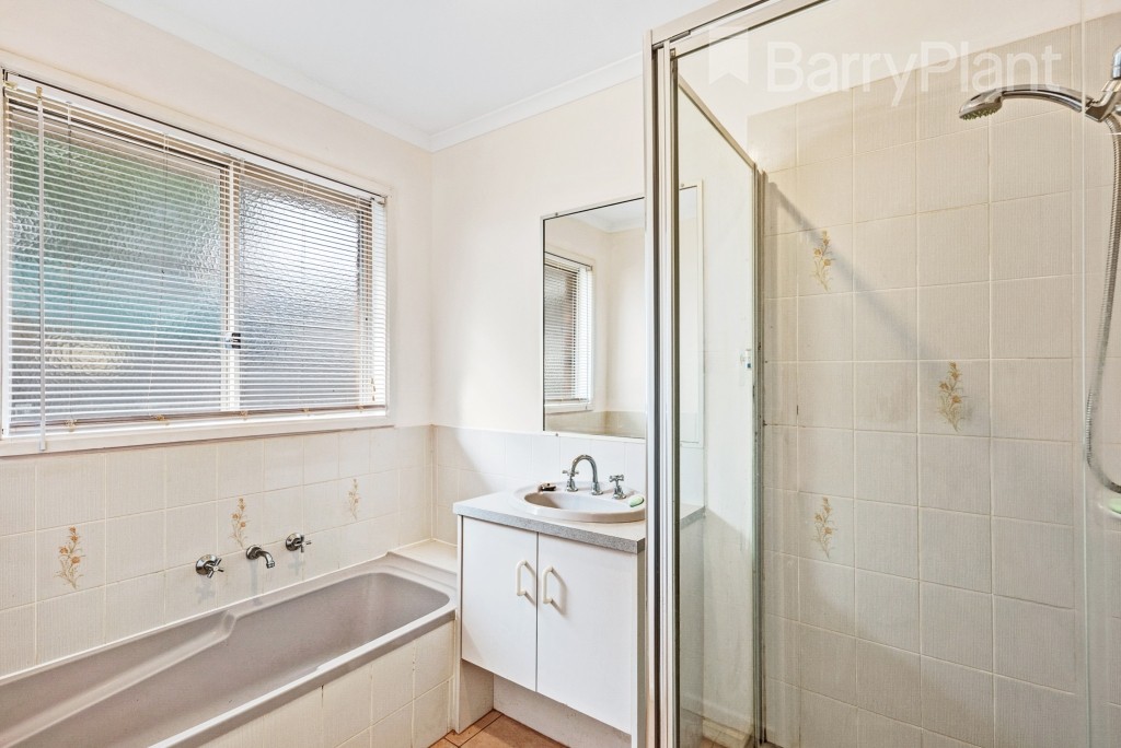 3 Newark Close, Werribee, VIC 3030 - Thumbnail 2 - 07/12/2020