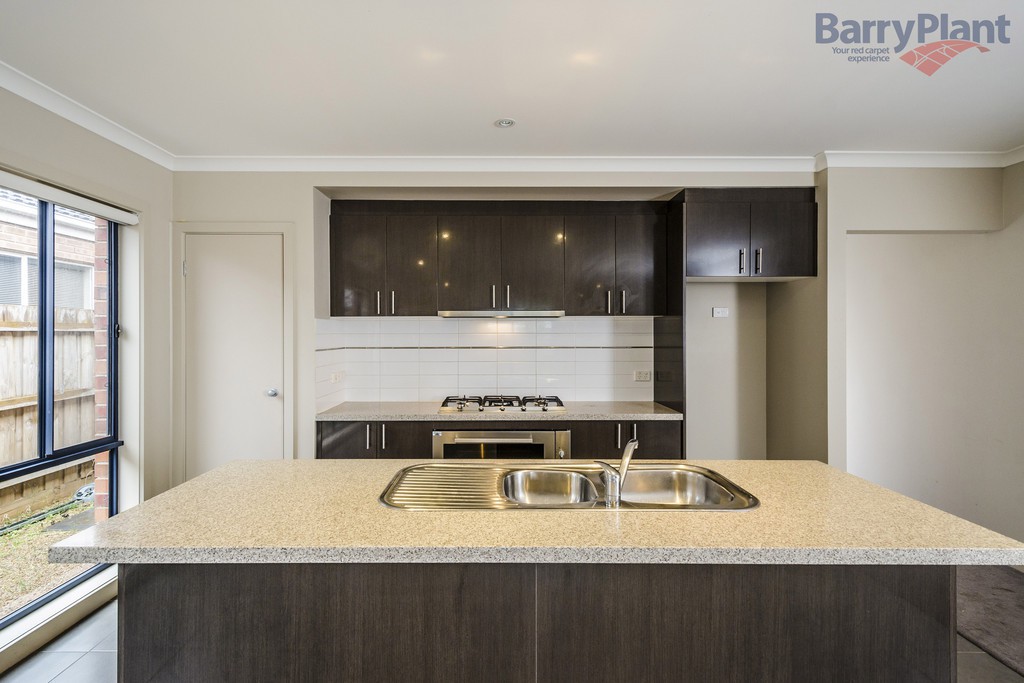 252 Boardwalk Boulevard, Point Cook, VIC 3030 - Thumbnail 1 - 08/12/2020