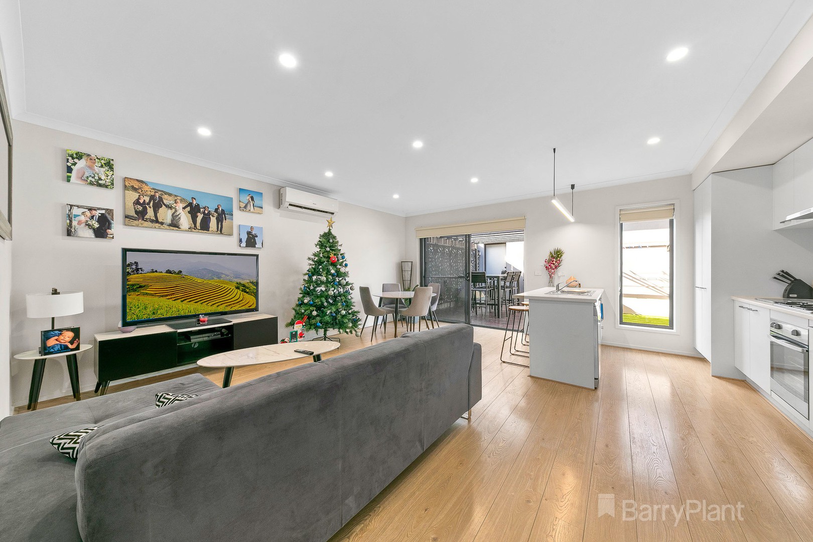 15 Aileron Alley, Cranbourne North, VIC 3977 - Thumbnail 2 - 08/12/2020