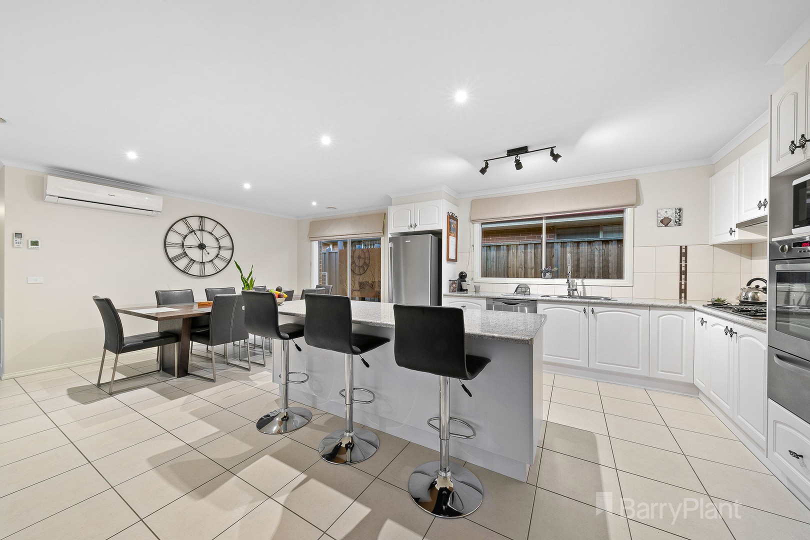 93 Skyline WayBerwick, VIC 3806, Berwick - Thumbnail 3