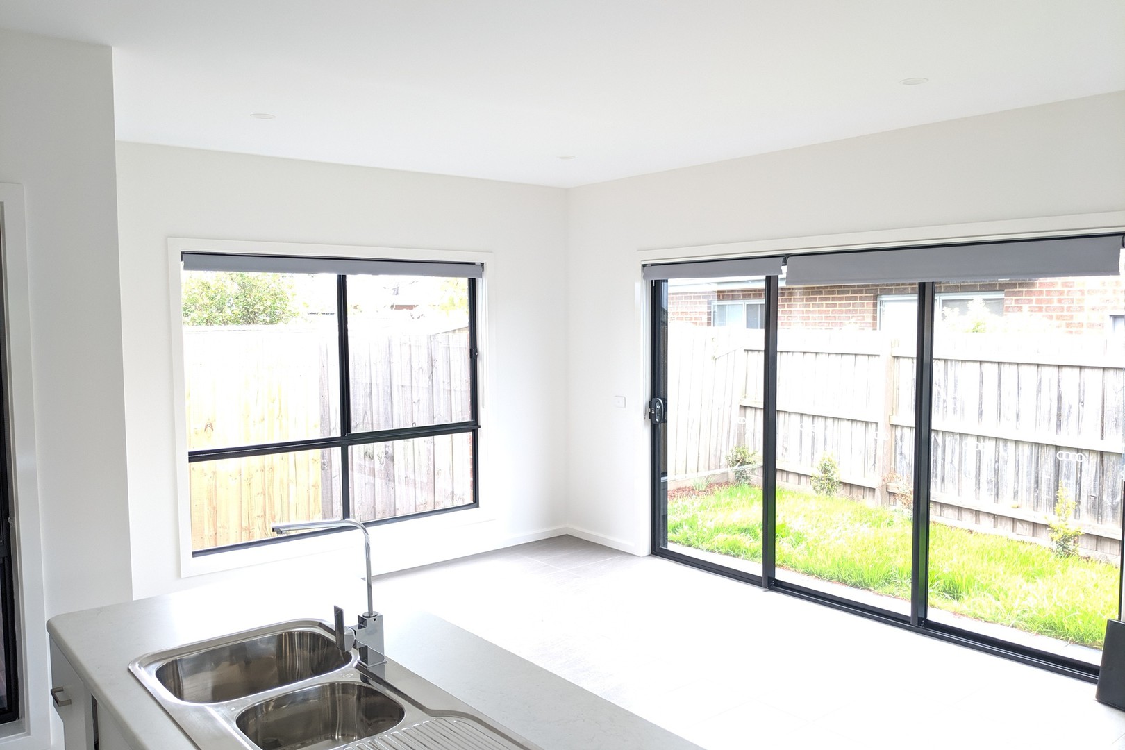 2/4 Pine Street, Thomastown, VIC 3074 - Thumbnail 1 - 10/12/2020