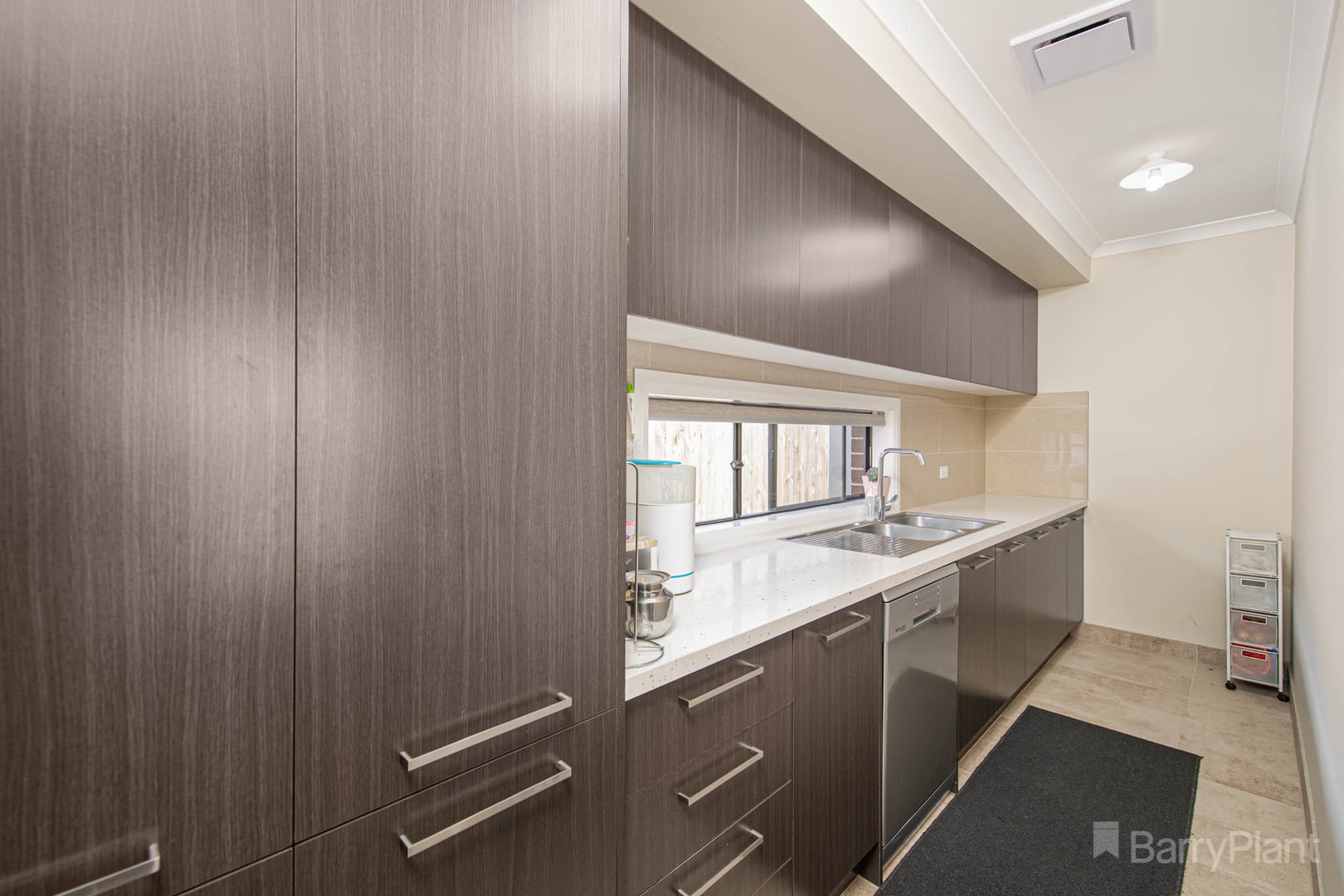 10 Shirley Street, Pakenham, VIC 3810 - Thumbnail 2 - 11/12/2020