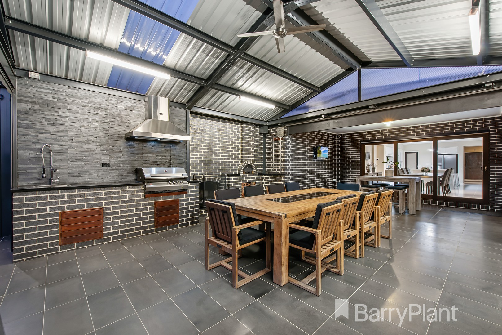 854 Sayers Road, Tarneit, VIC 3029 - Thumbnail 2 - 11/12/2020