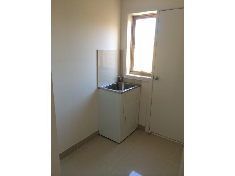 2/77 Clarke Avenue, St Albans, VIC 3021 - Thumbnail 2 - 15/12/2020