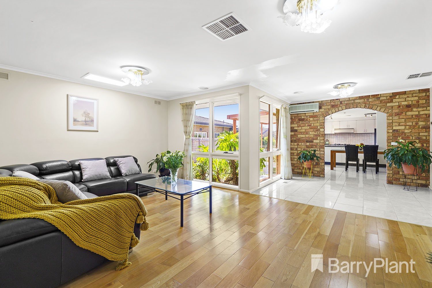 60 King Arthur DriveGlen Waverley, VIC 3150, Glen Waverley - Thumbnail 2