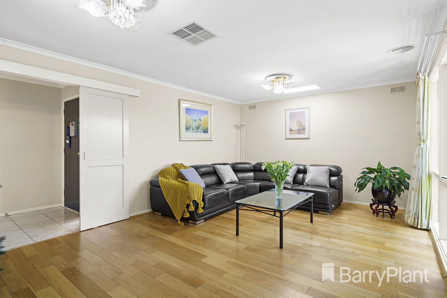 60 King Arthur DriveGlen Waverley, VIC 3150, Glen Waverley - Thumbnail 3