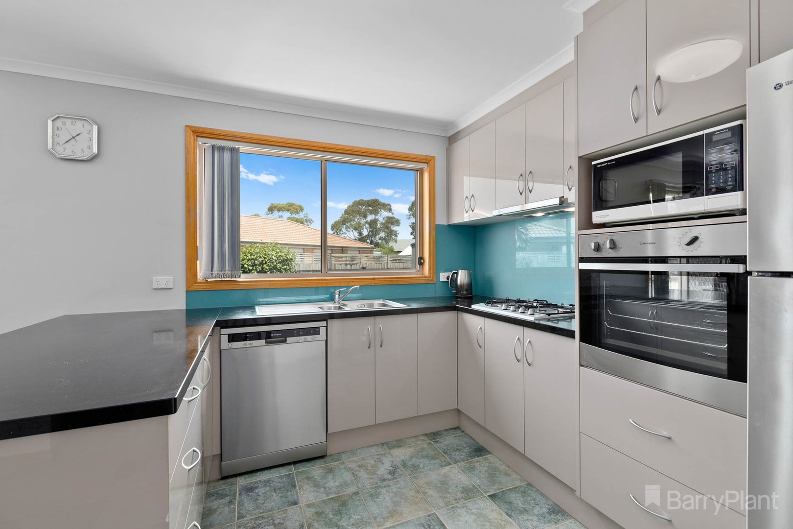 2 Capri CourtPakenham, VIC 3810, Pakenham - Thumbnail 2