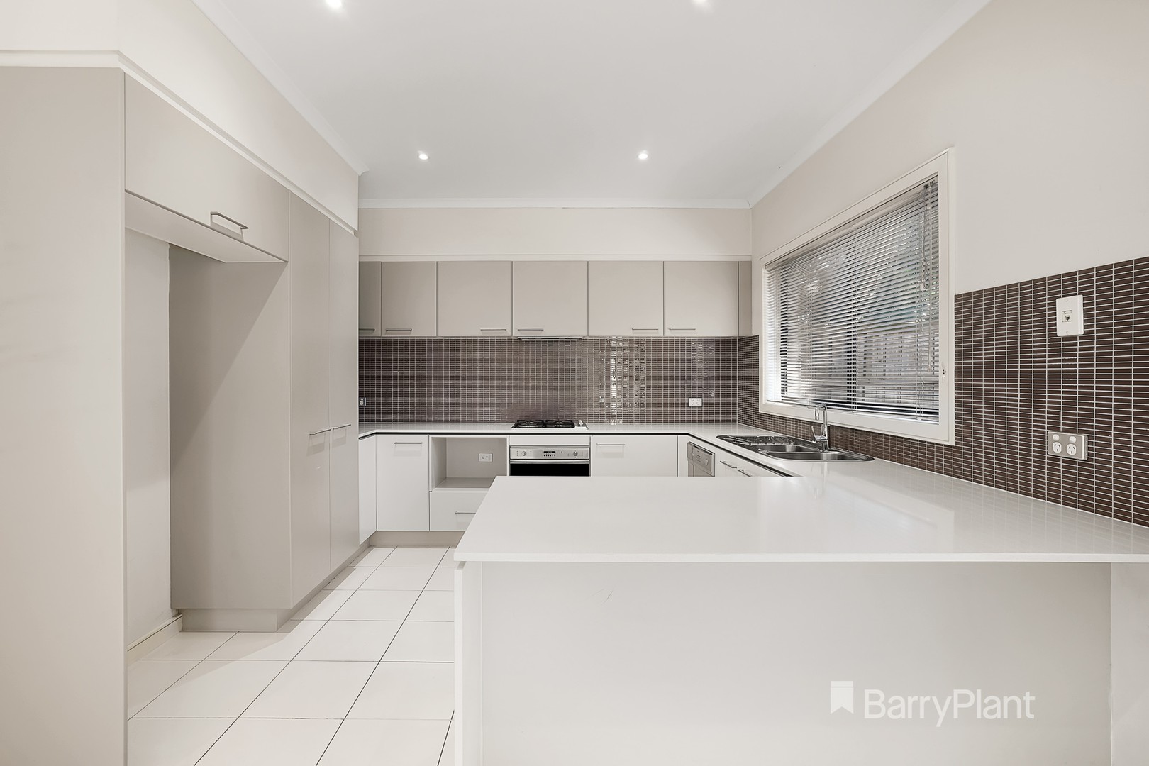 2 Boronia AvenueCranbourne, VIC 3977, Cranbourne - Thumbnail 2