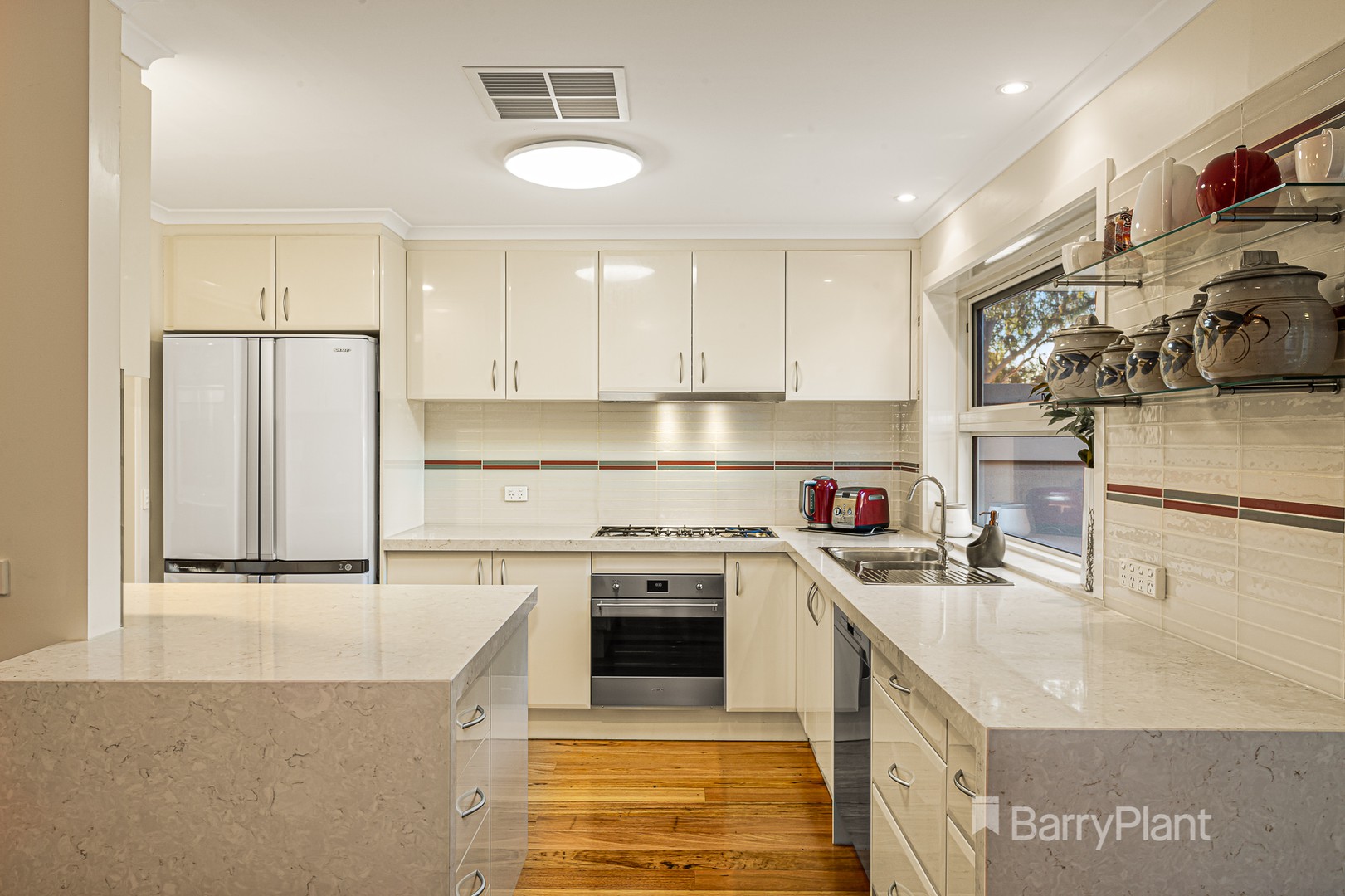 16 Coolabah DriveEltham, VIC 3095, Eltham - Thumbnail 3