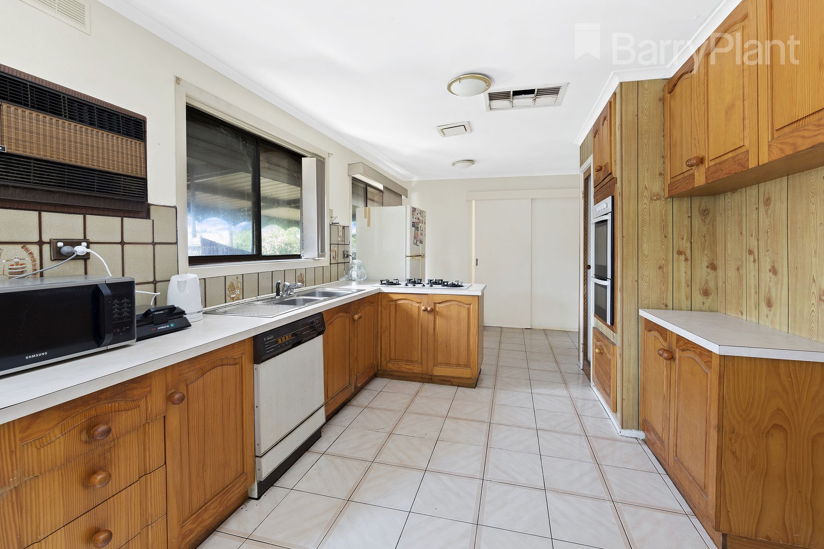 102 Tamar DriveDeer Park, VIC 3023, Deer Park - Thumbnail 2