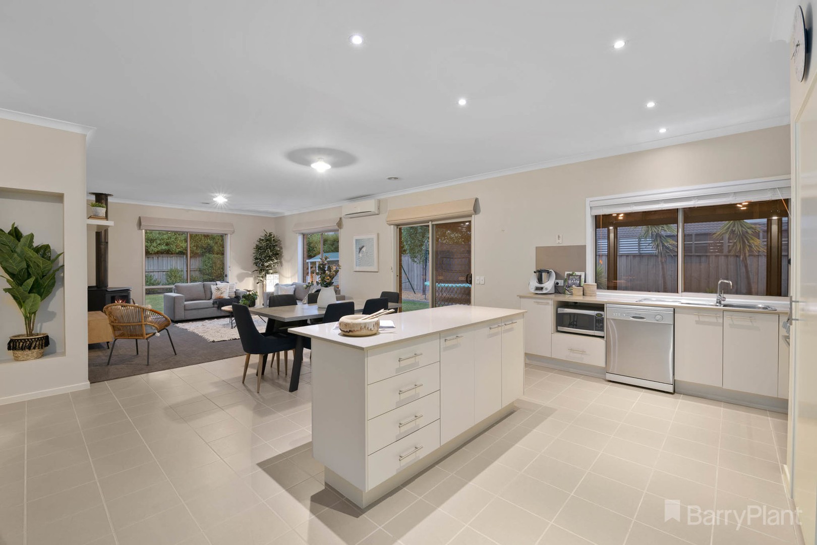 18 Whiteley WayPakenham, VIC 3810, Pakenham - Thumbnail 4
