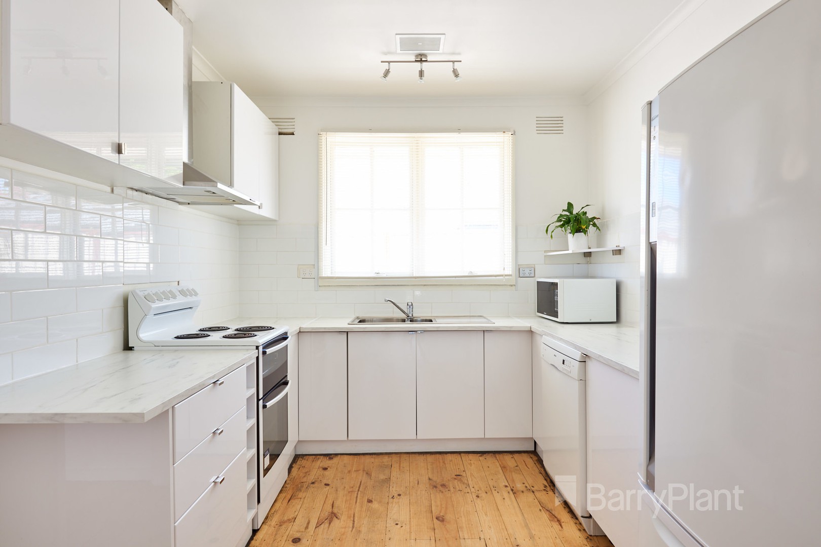 13/16 Flowervale RoadNoble Park, VIC 3174, Noble Park - Thumbnail 3