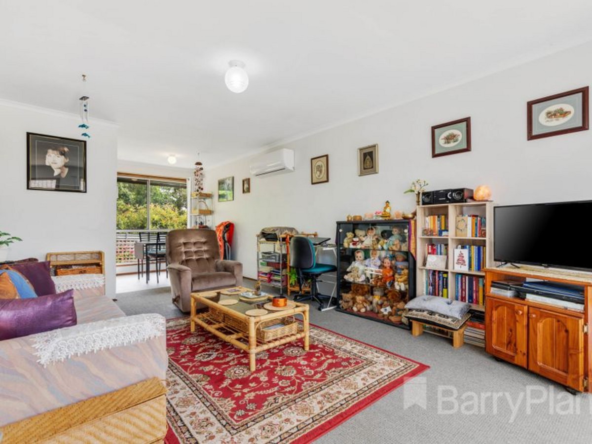 10 Burnbank CloseLake Wendouree, VIC 3350, Lake Wendouree - Thumbnail 4