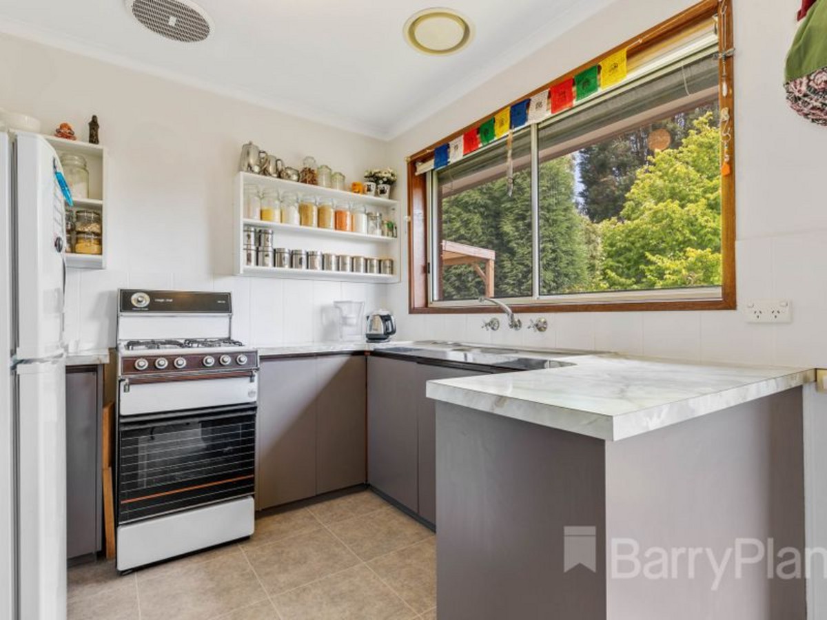 10 Burnbank CloseLake Wendouree, VIC 3350, Lake Wendouree - Thumbnail 8