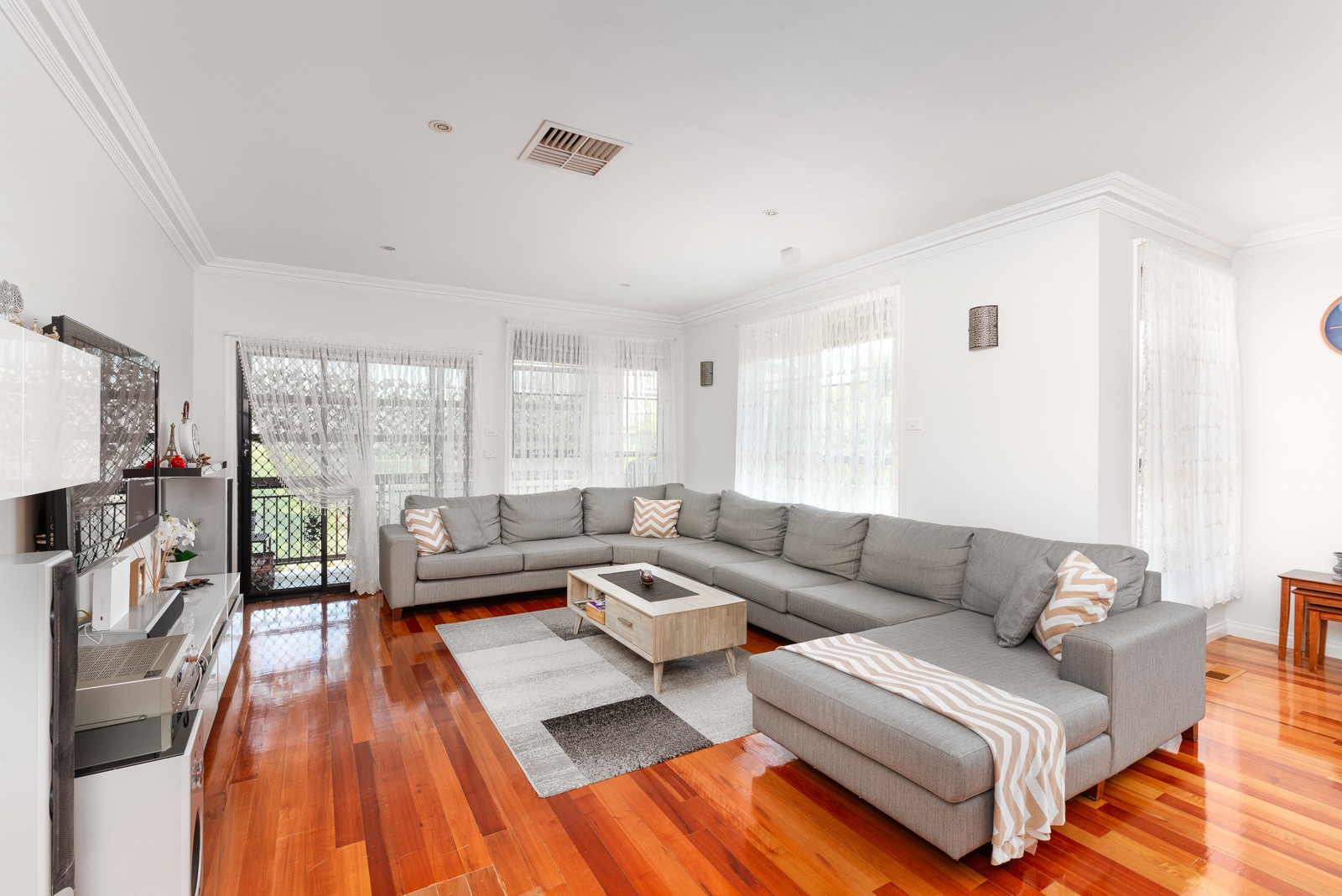 5 Honeysuckle CourtMeadow Heights, VIC 3048, Meadow Heights - Thumbnail 2