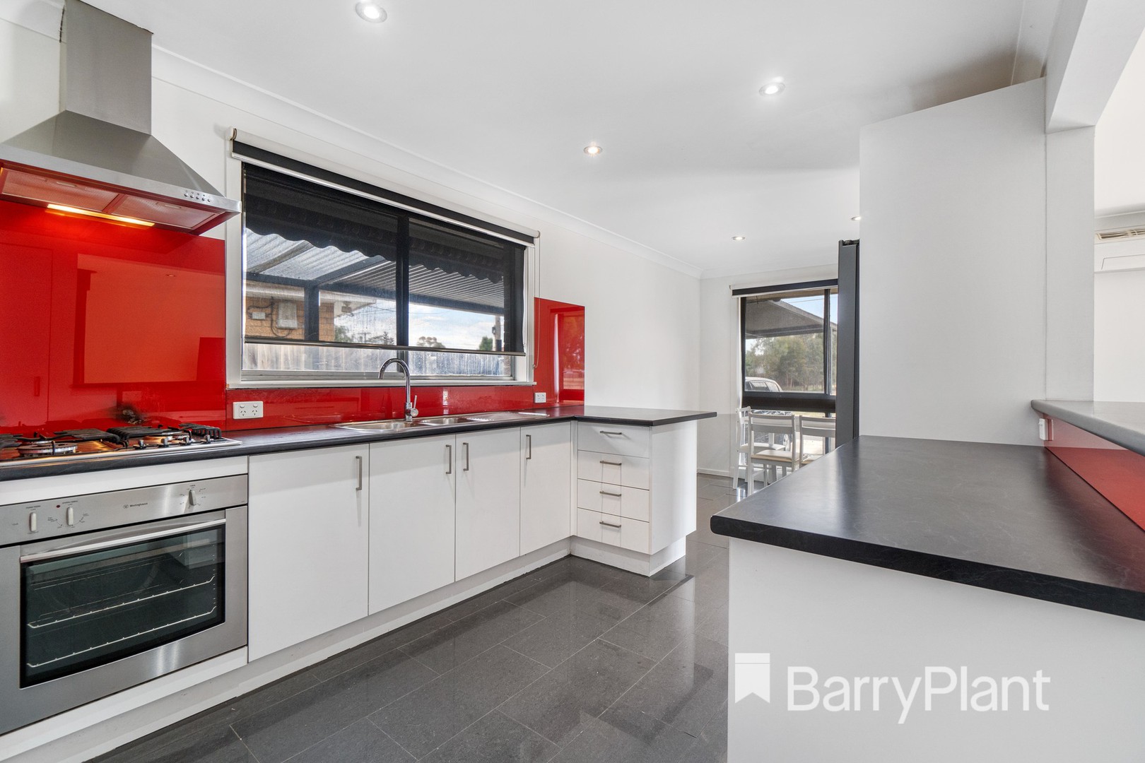21 Larisa RoadSt Albans, VIC 3021, St Albans - Thumbnail 2
