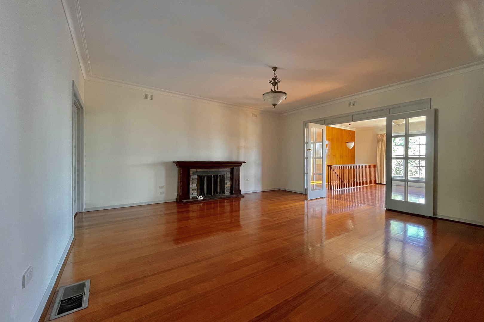 16 Oak Hill RoadMount Waverley, VIC 3149, Mount Waverley - Thumbnail 4
