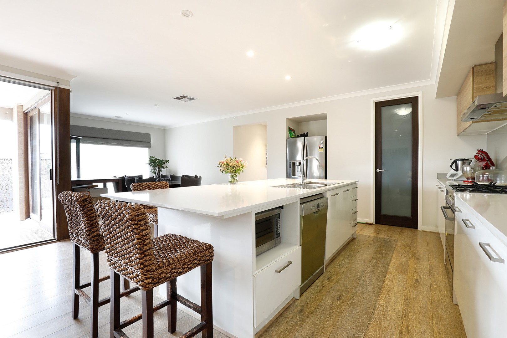 15 Bellario Circuit, Clyde North, VIC 3978 - Thumbnail 2 - 04/01/2021