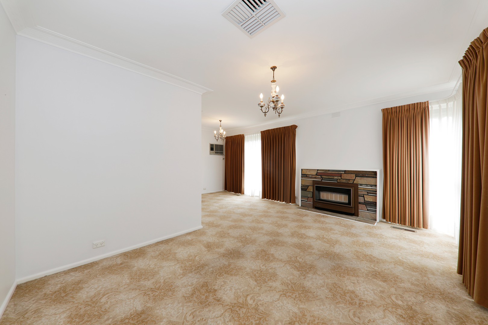 26 Ian Grove, Mount Waverley, VIC 3149 - Thumbnail 1 - 04/01/2021