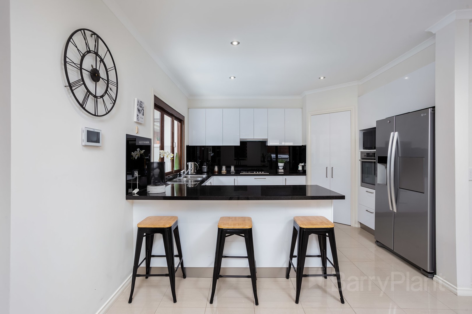 97 Middle Park DriveSanctuary Lakes, VIC 3030, Sanctuary Lakes - Thumbnail 4