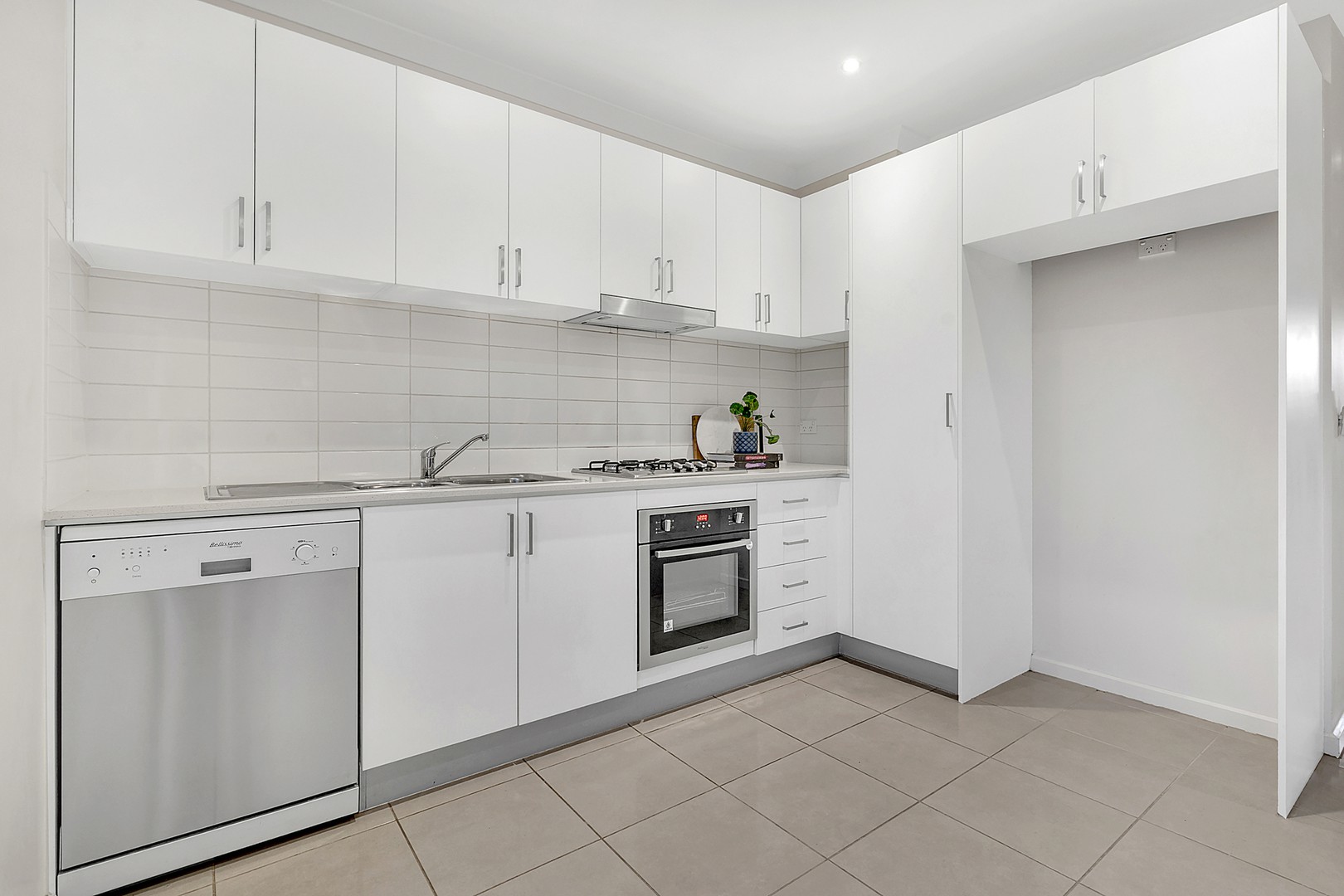 48 Millicent DriveCraigieburn, VIC 3064, Craigieburn - Thumbnail 4