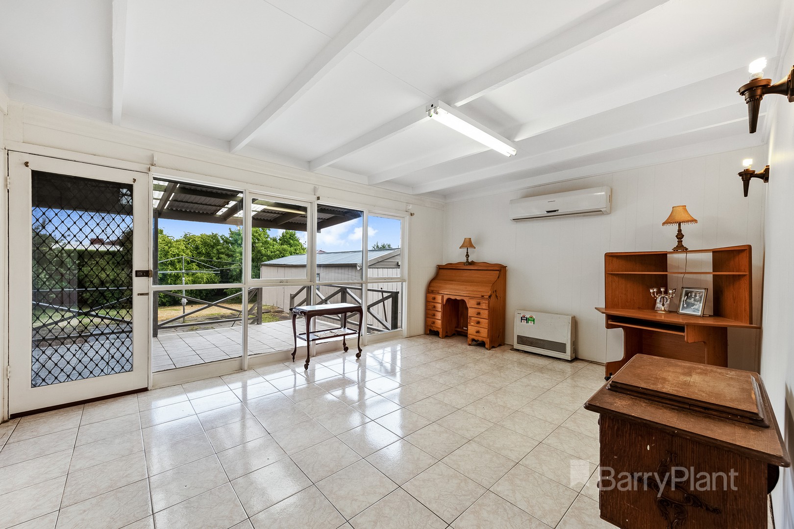 62 Avondale AvenueSt Albans, VIC 3021, St Albans - Thumbnail 4