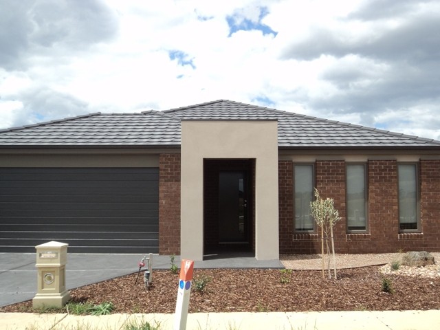18 Walton Loop, Point Cook, VIC 3030